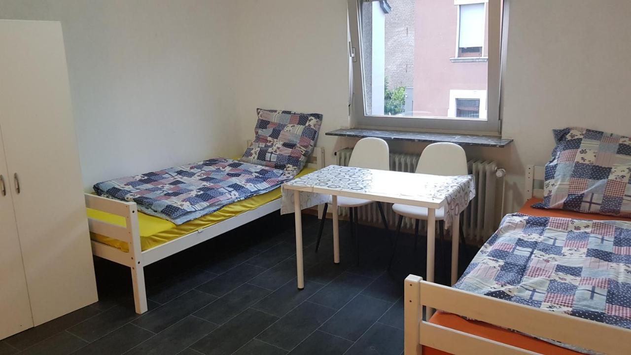 Handwerker Unterkunft Monteurzimmer Mit Gemeinschaftsbad In Brebach Saarbrücken Eksteriør bilde