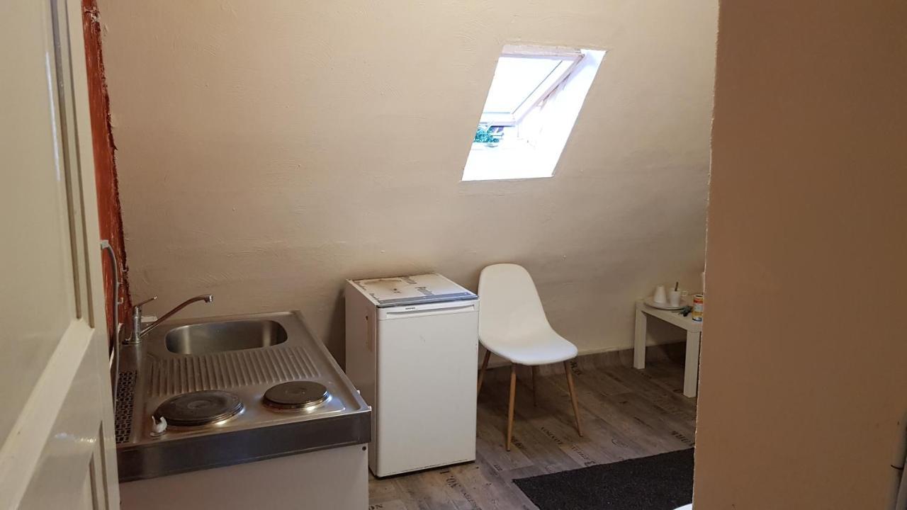 Handwerker Unterkunft Monteurzimmer Mit Gemeinschaftsbad In Brebach Saarbrücken Eksteriør bilde